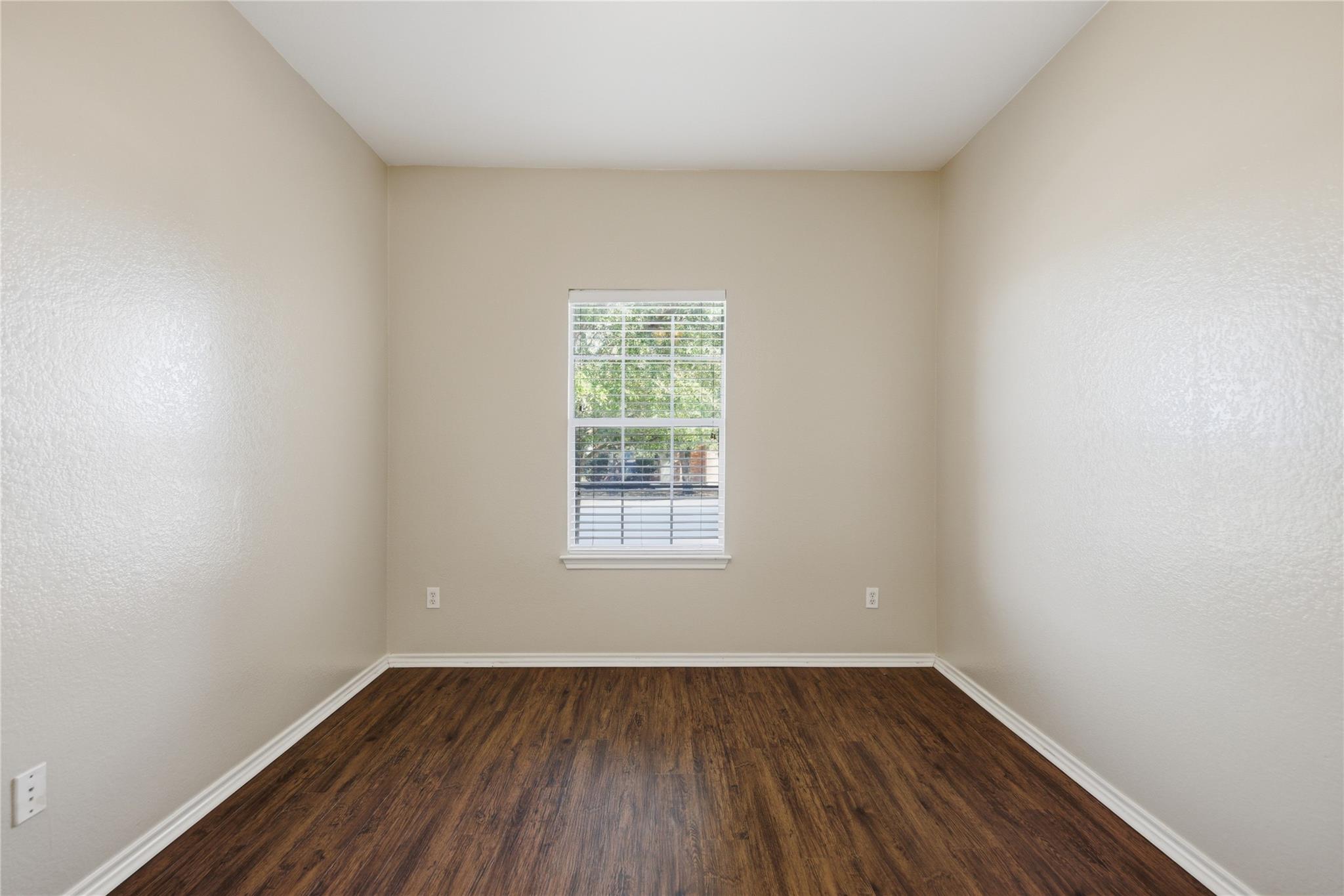 300 Golden Eagle Ln, Leander, TX 78641