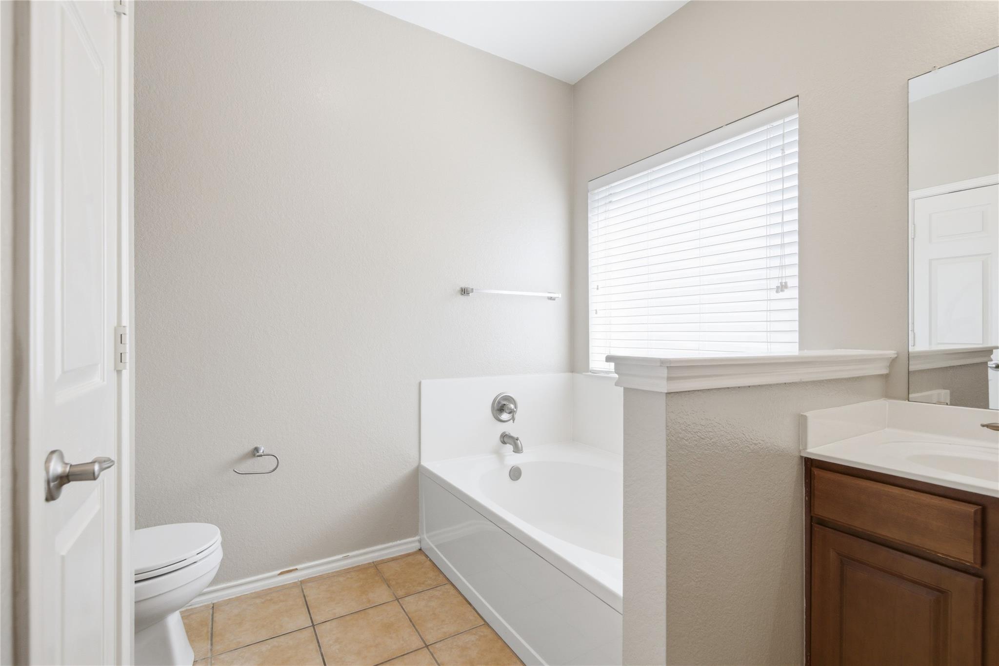 300 Golden Eagle Ln, Leander, TX 78641