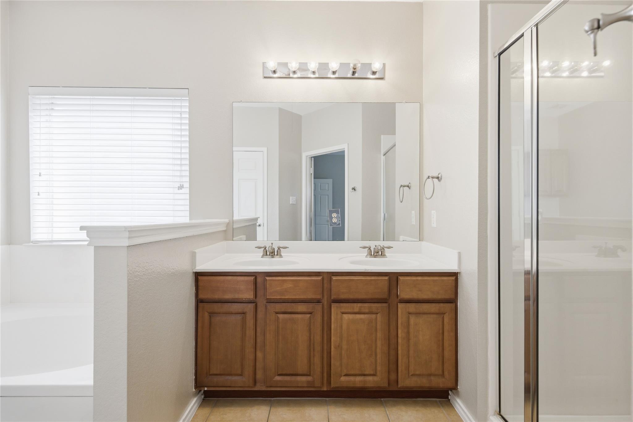 300 Golden Eagle Ln, Leander, TX 78641