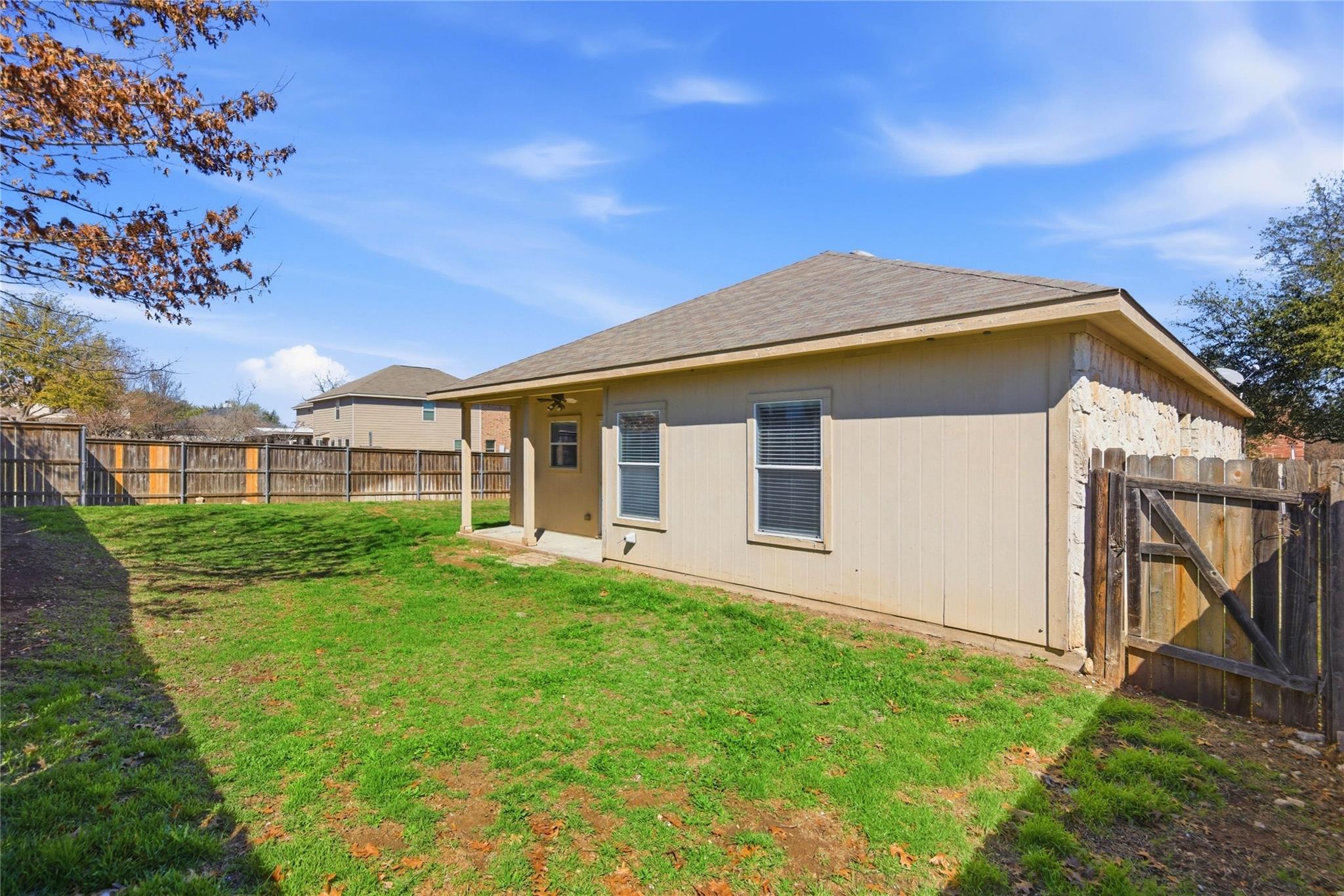 300 Golden Eagle Ln, Leander, TX 78641