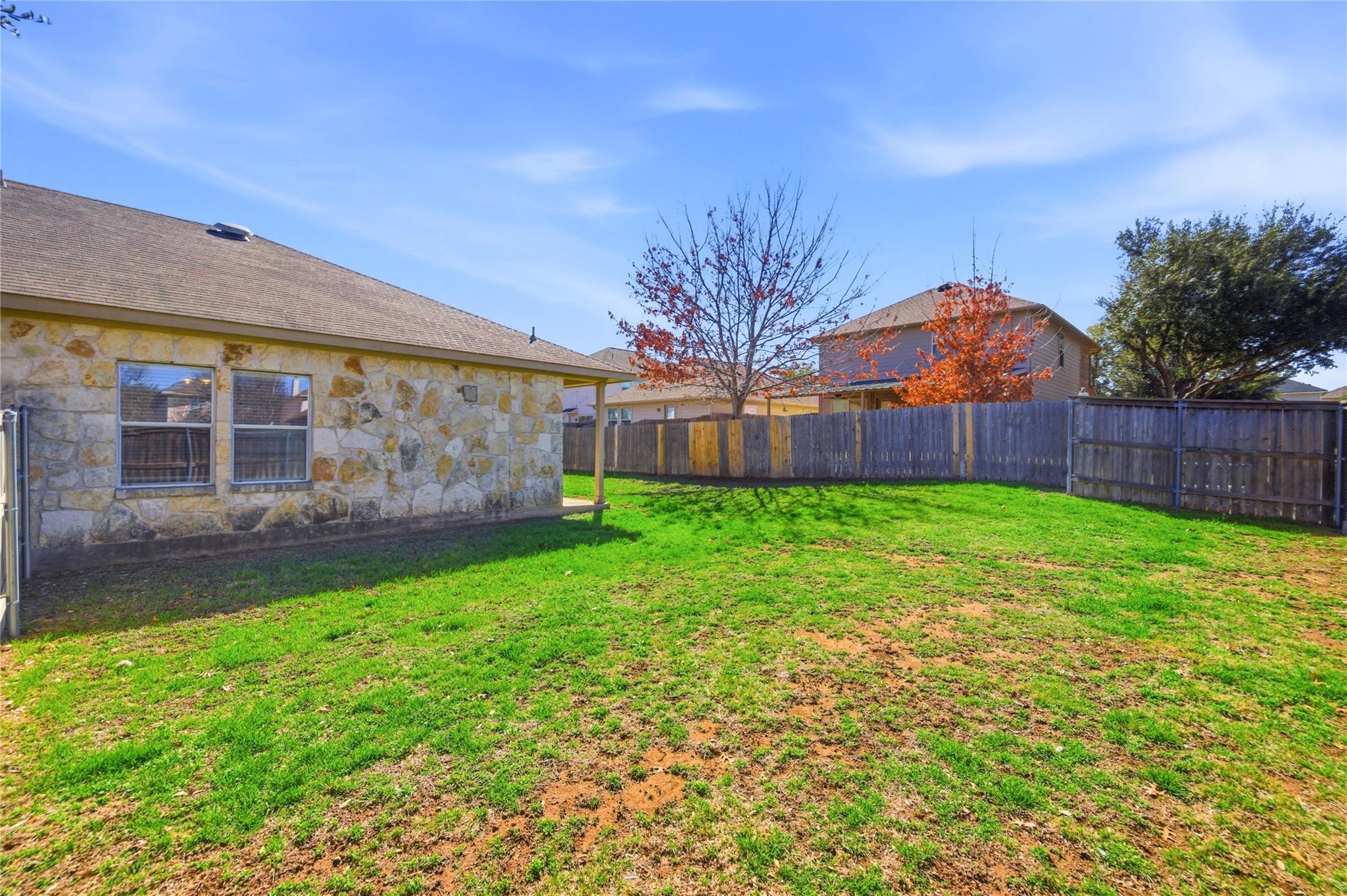 300 Golden Eagle Ln, Leander, TX 78641