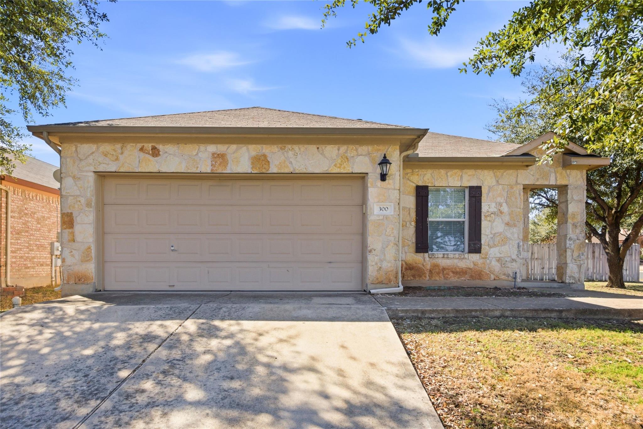 300 Golden Eagle Ln, Leander, TX 78641
