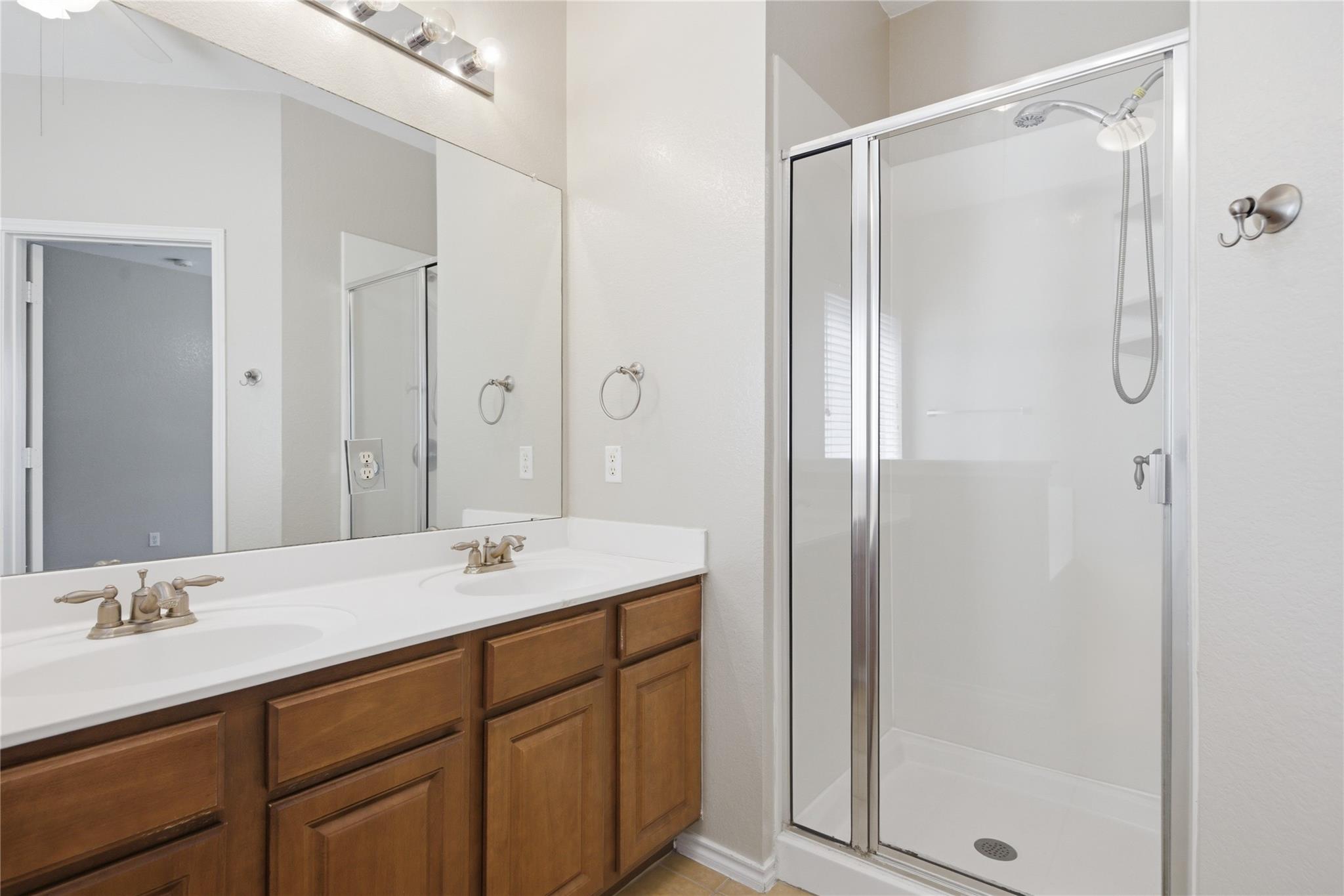 300 Golden Eagle Ln, Leander, TX 78641