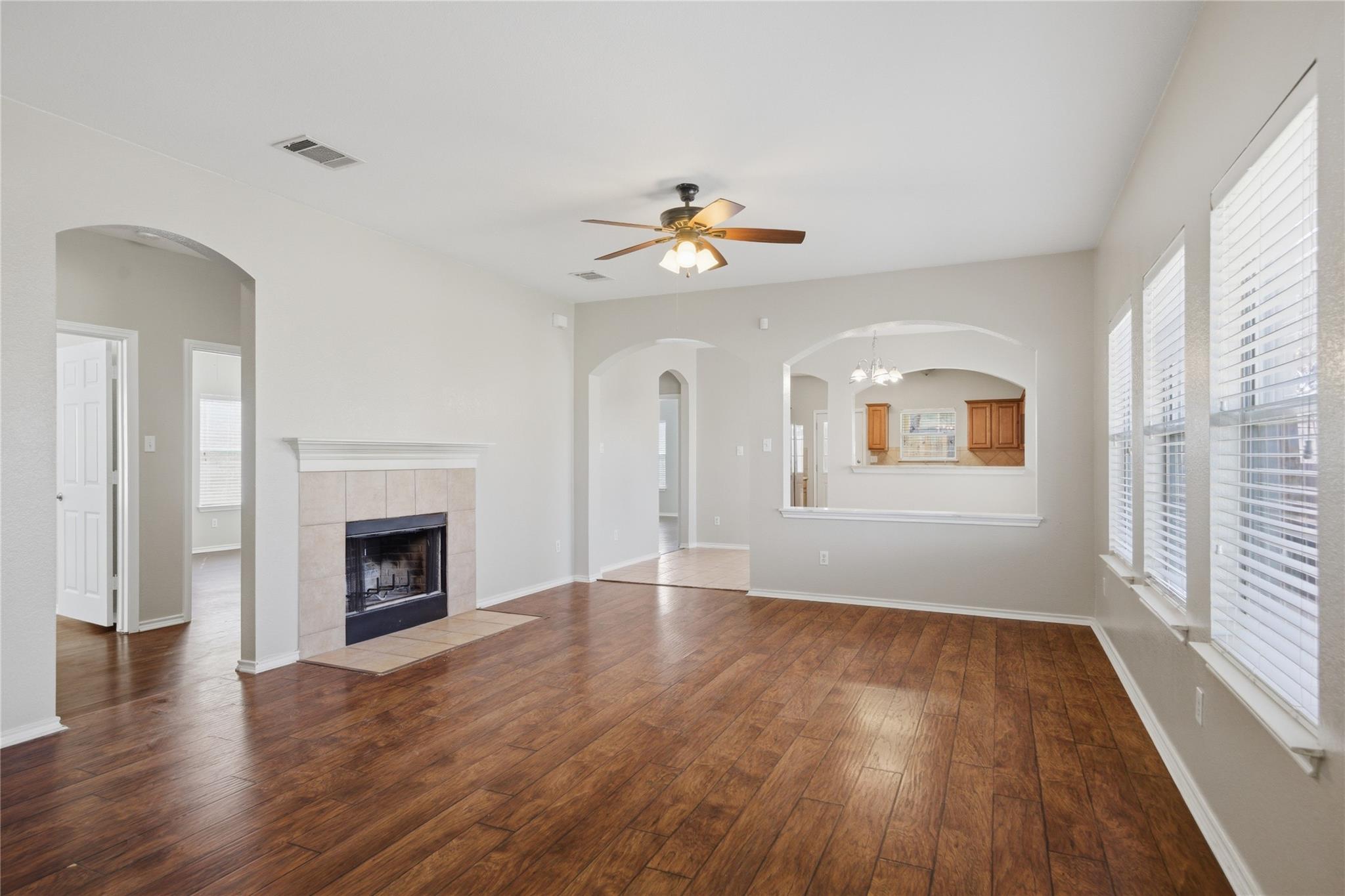 300 Golden Eagle Ln, Leander, TX 78641