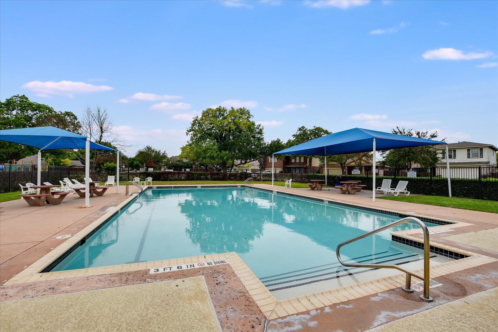 406 Golden Gate Dr, Leander, TX 78641