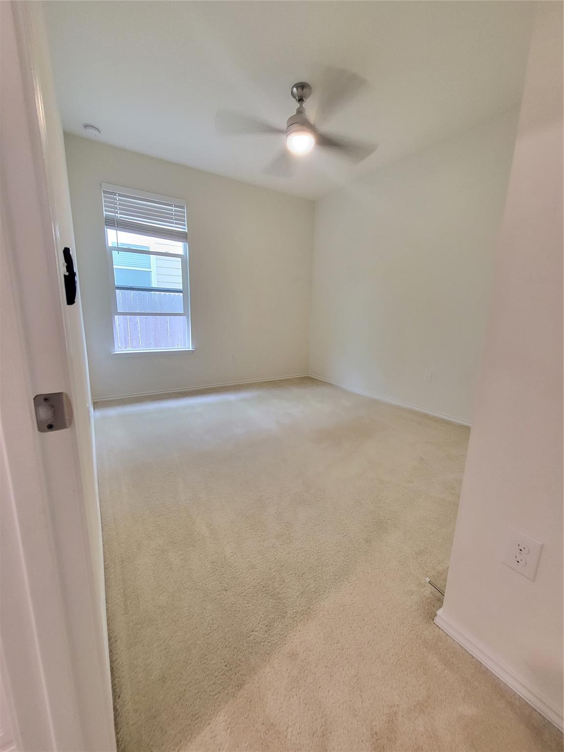 817 Solitude Dr, Pflugerville, TX 78660