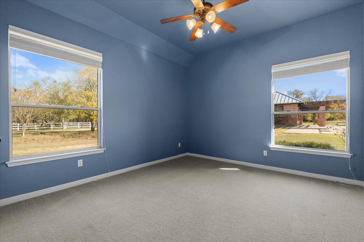 375 Colorado Dr, Cedar Creek, TX 78612