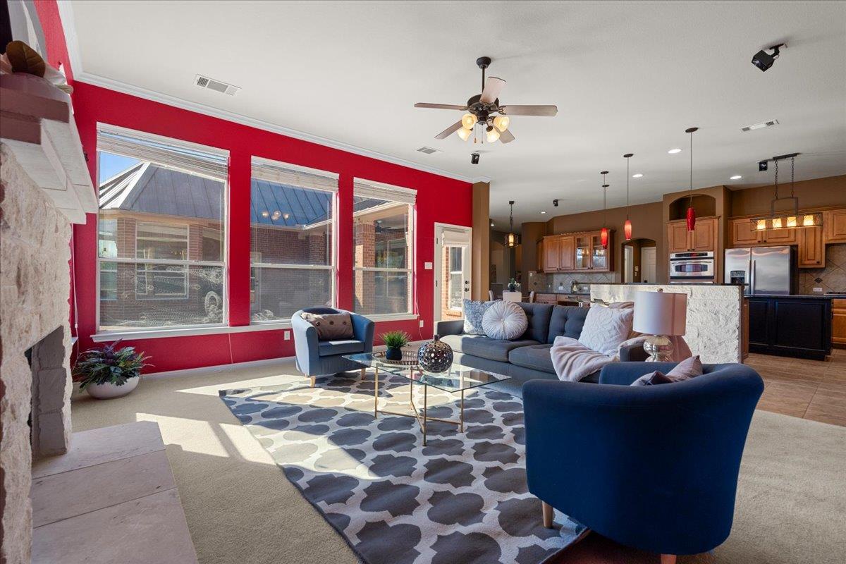 375 Colorado Dr, Cedar Creek, TX 78612