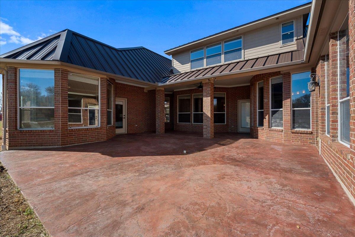 375 Colorado Dr, Cedar Creek, TX 78612