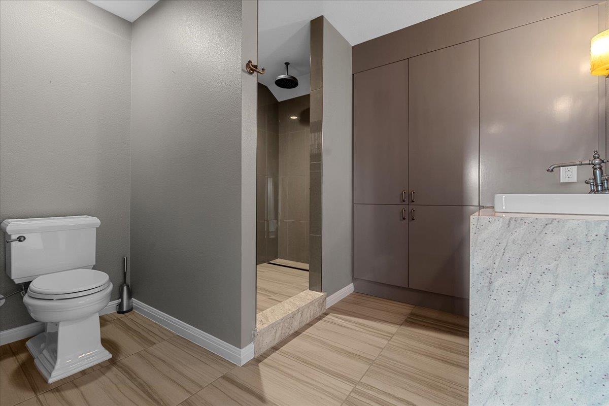 375 Colorado Dr, Cedar Creek, TX 78612