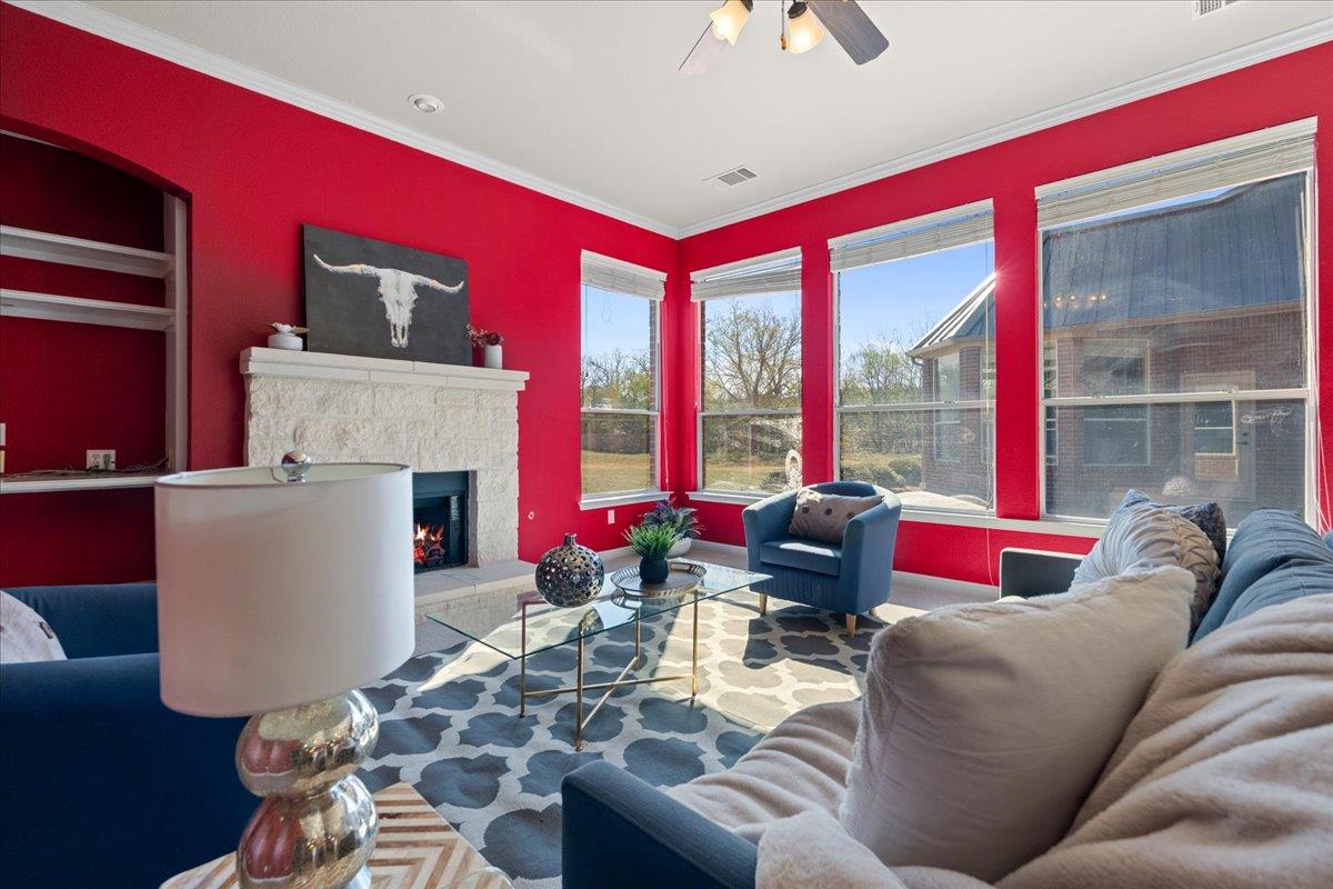 375 Colorado Dr, Cedar Creek, TX 78612