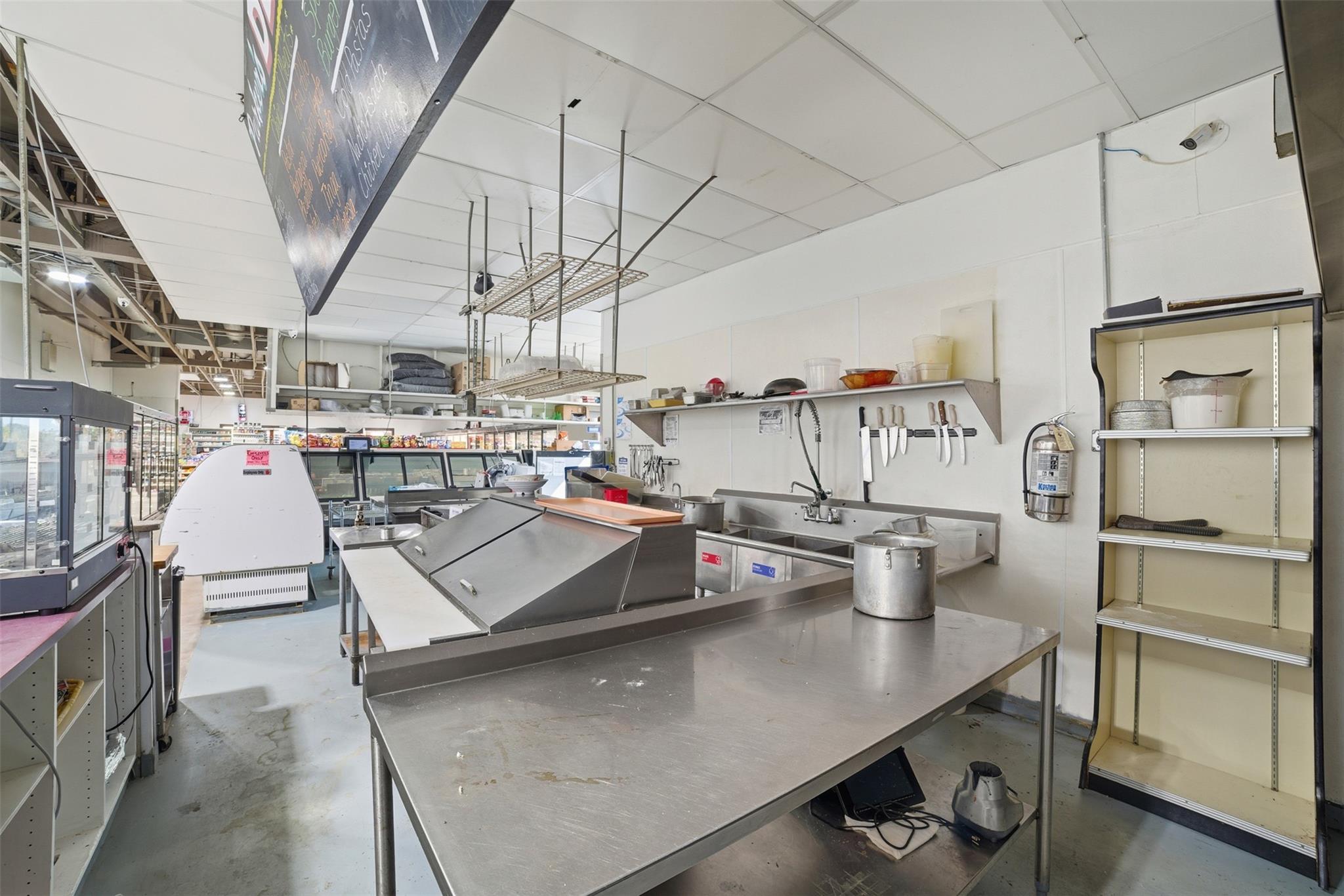 1017 LOOP 332 St, Liberty Hill, TX 78642