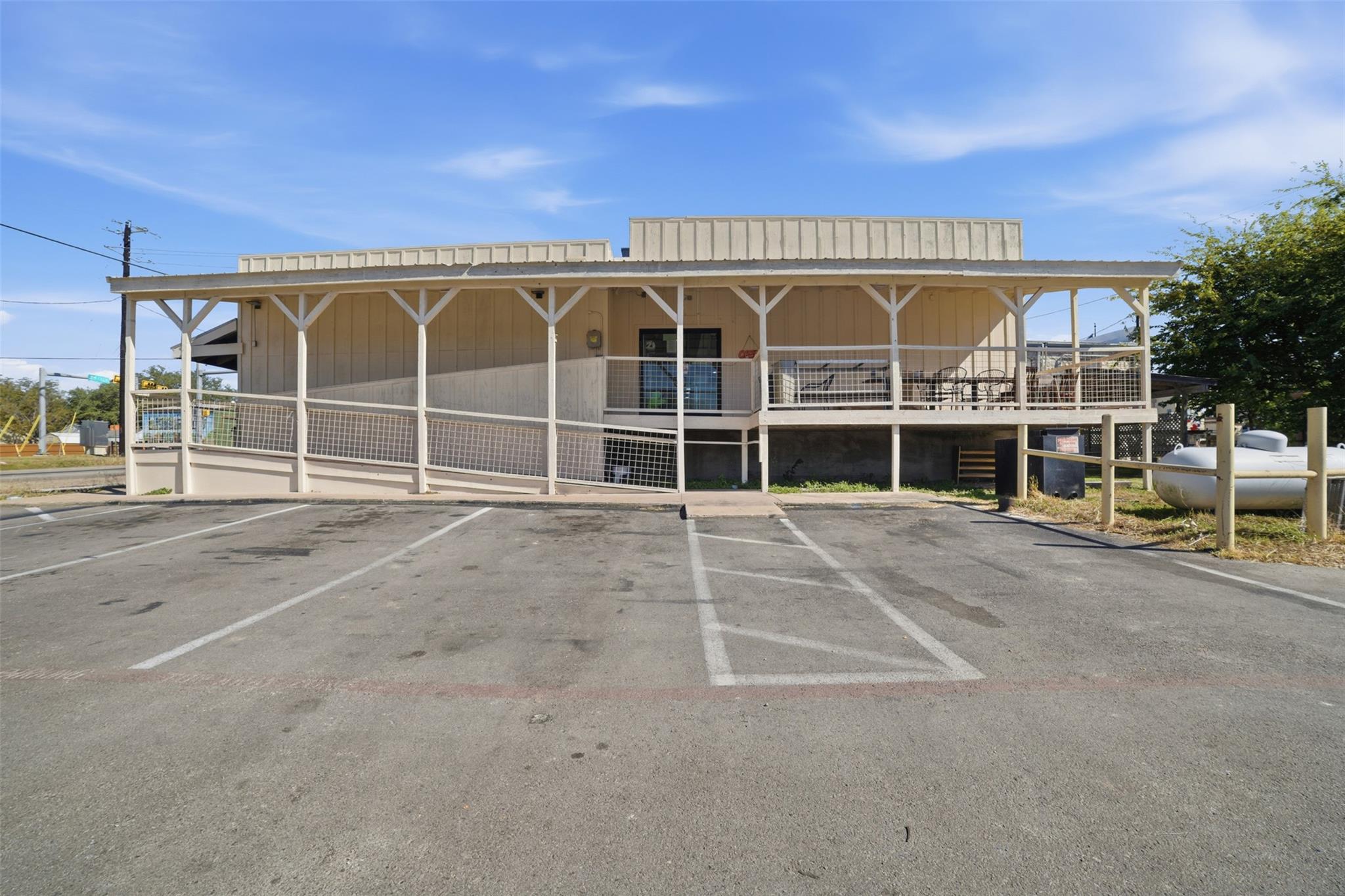 1017 LOOP 332 St, Liberty Hill, TX 78642