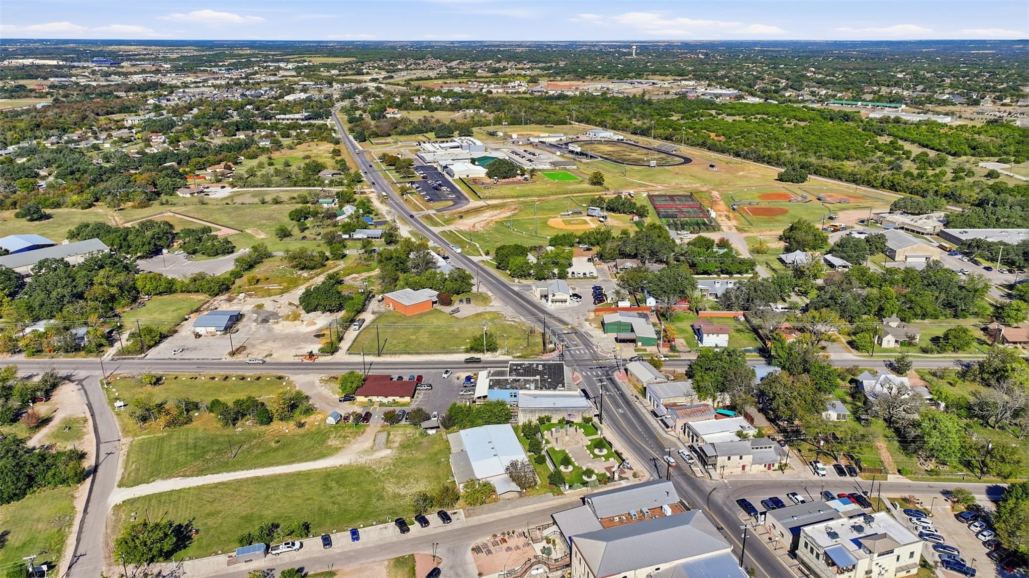 1017 LOOP 332 St, Liberty Hill, TX 78642