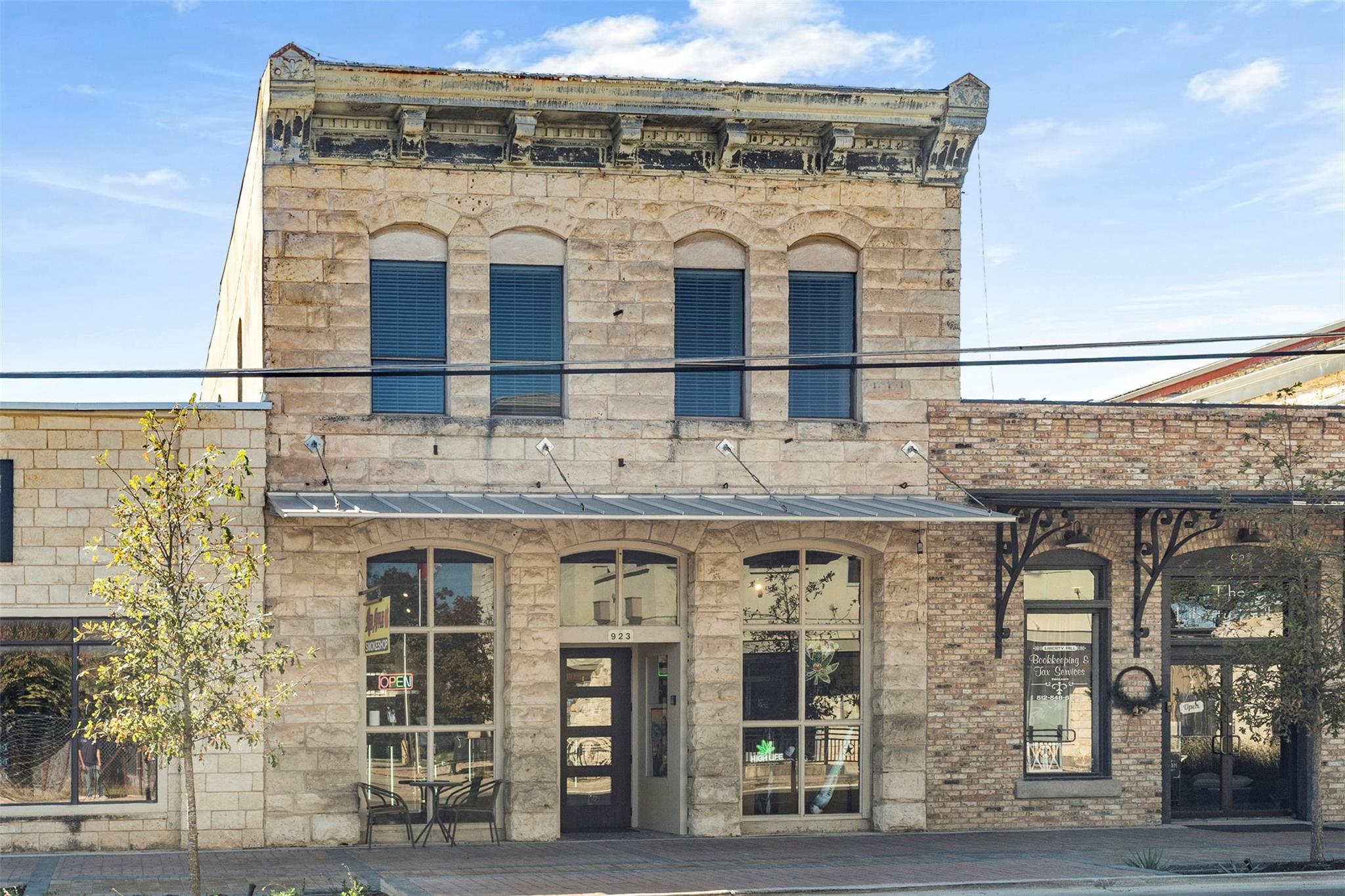 923 LOOP 332 St, Liberty Hill, TX 78642