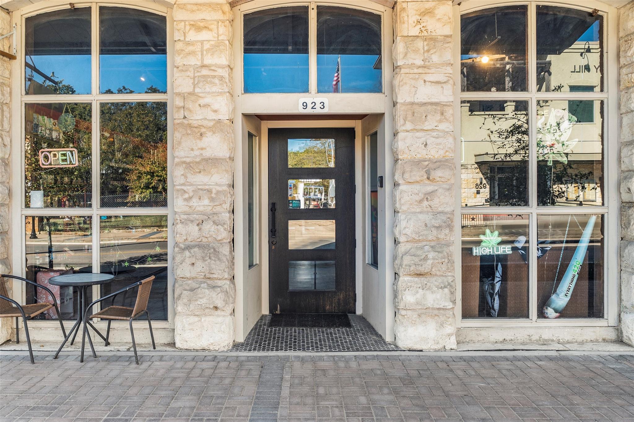 923 LOOP 332 St, Liberty Hill, TX 78642