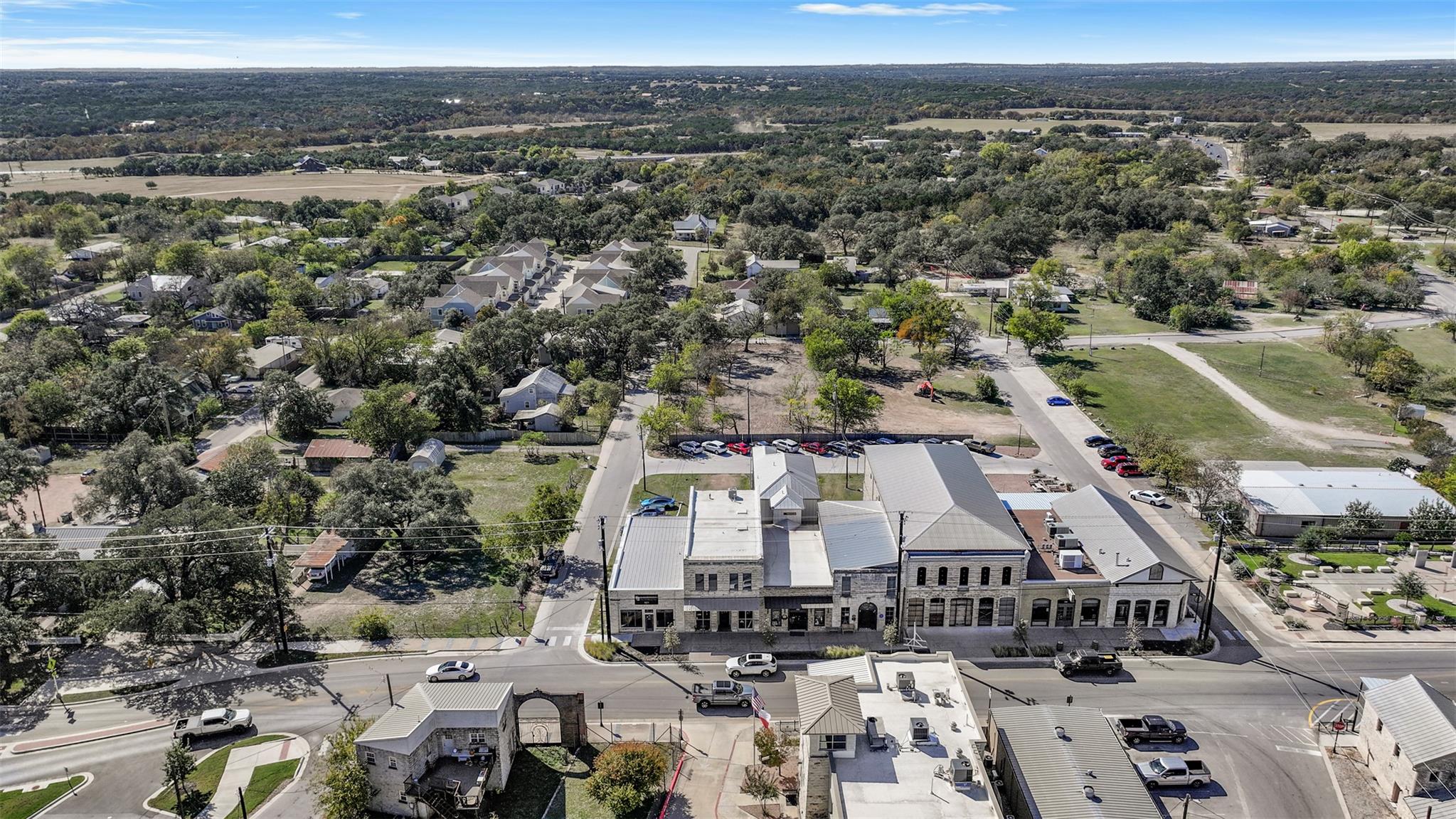 923 LOOP 332 St, Liberty Hill, TX 78642