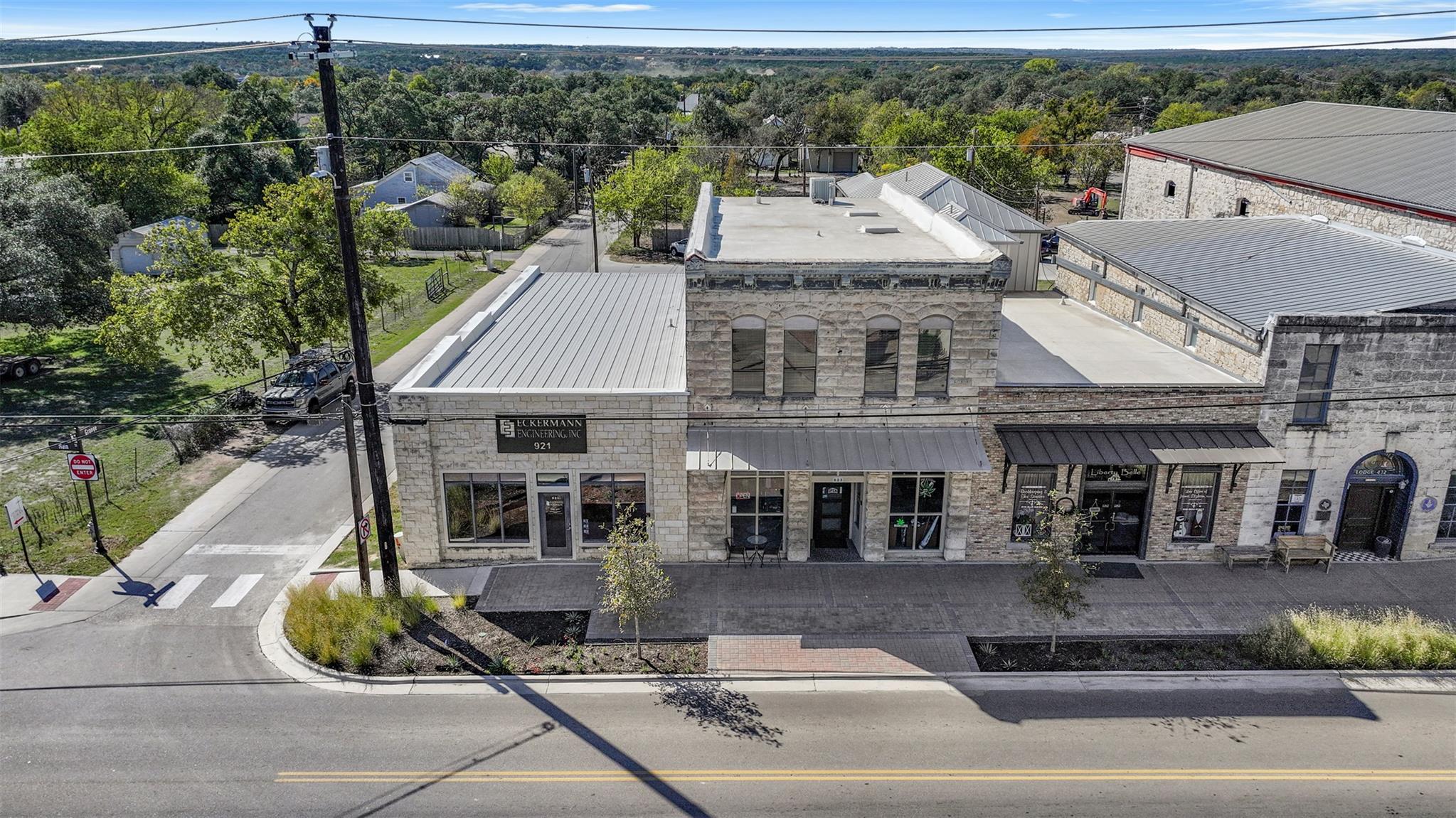 923 LOOP 332 St, Liberty Hill, TX 78642