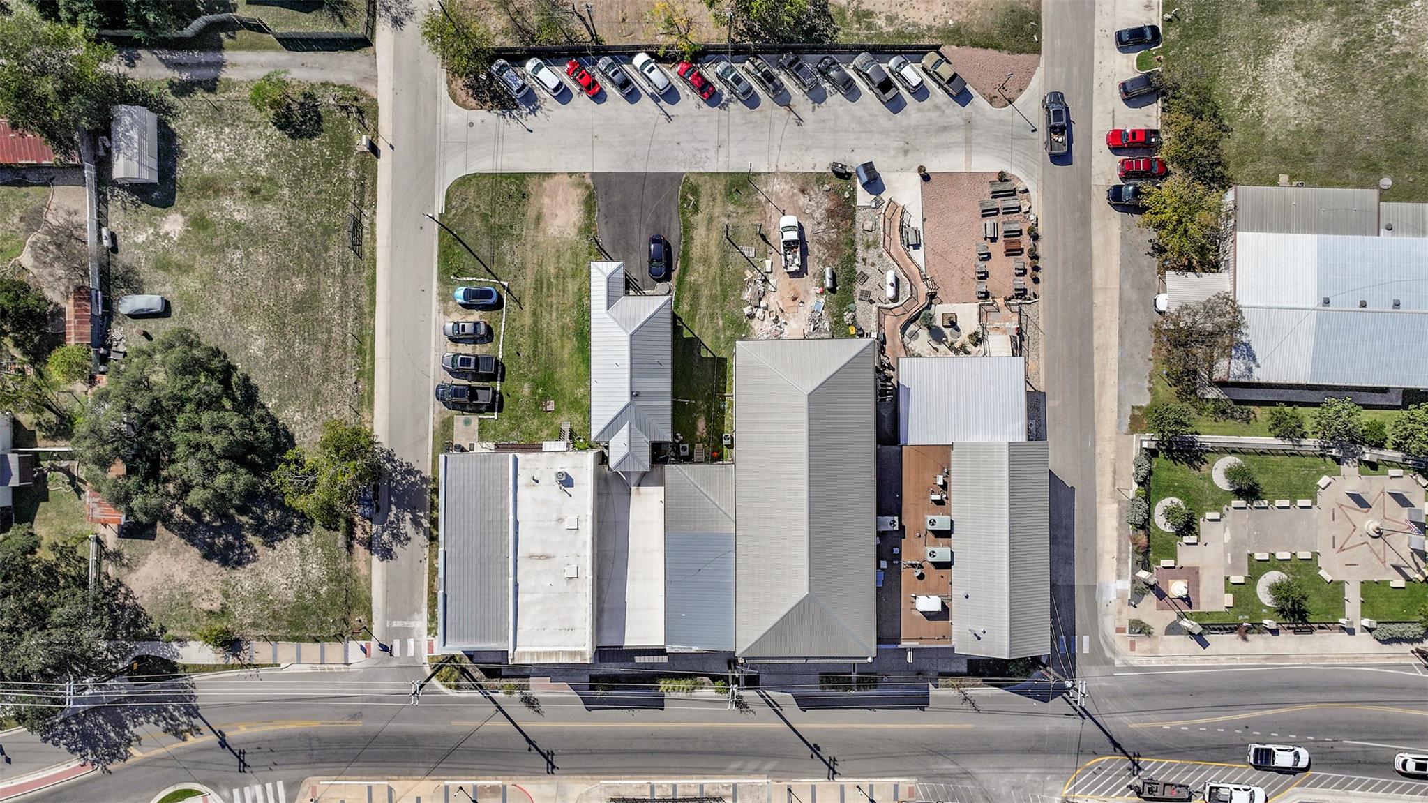 923 LOOP 332 St, Liberty Hill, TX 78642