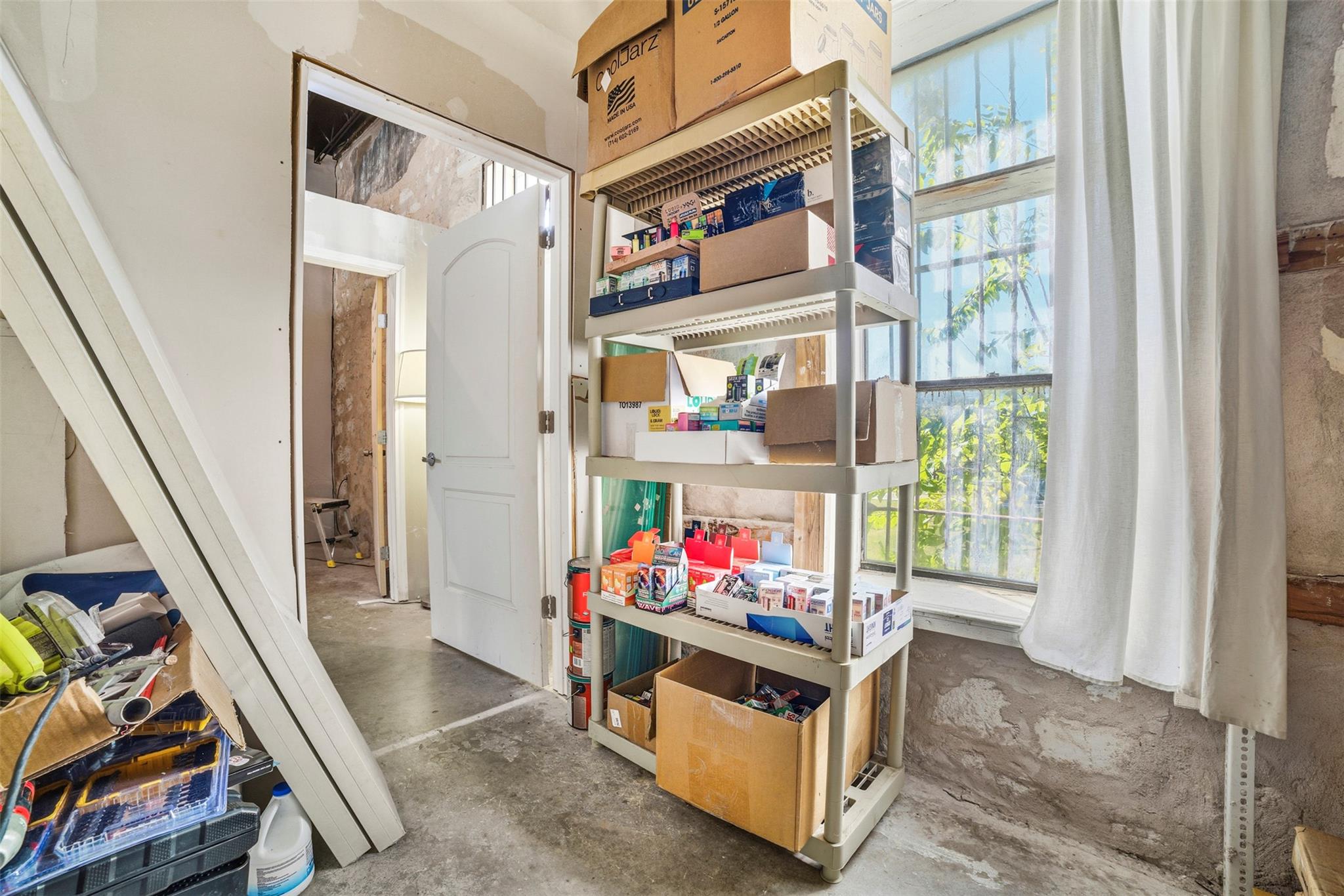 923 LOOP 332 St, Liberty Hill, TX 78642