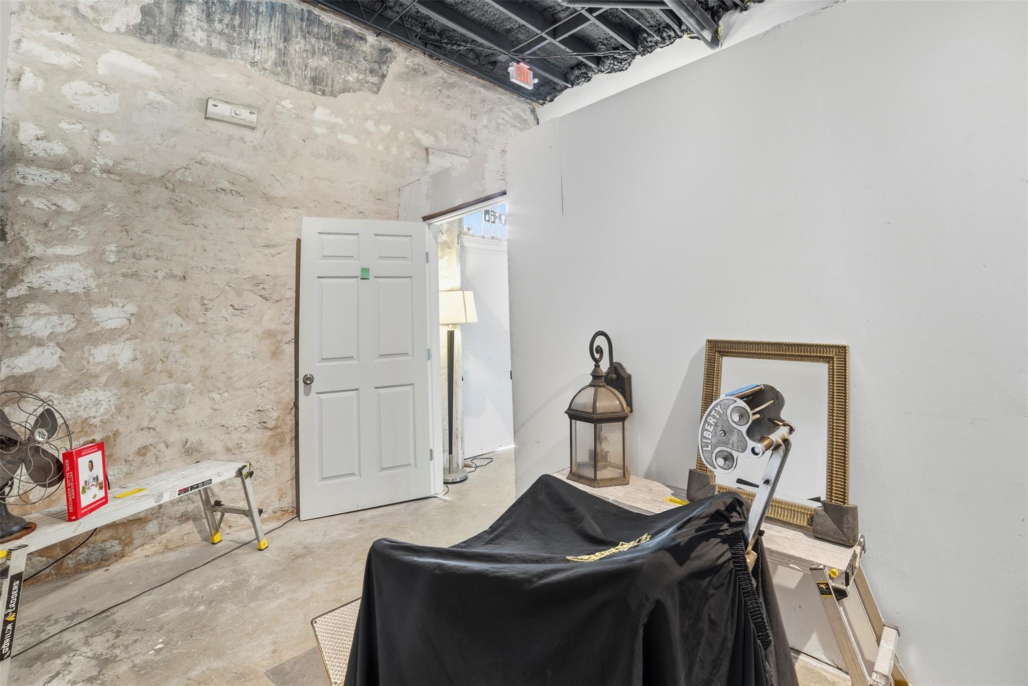 923 LOOP 332 St, Liberty Hill, TX 78642