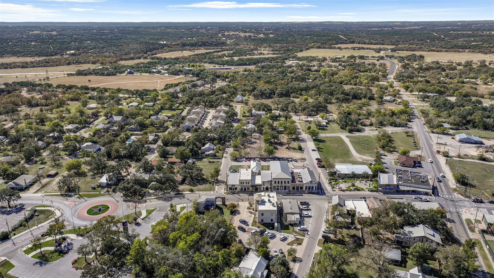 923 LOOP 332 St, Liberty Hill, TX 78642