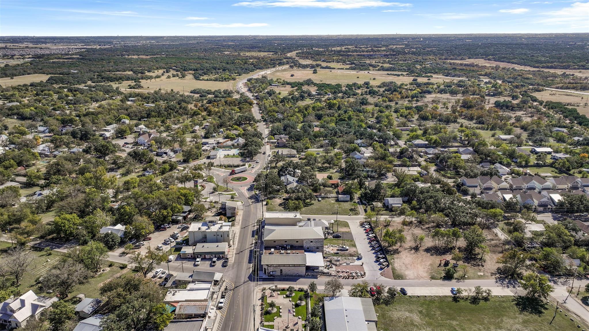 923 LOOP 332 St, Liberty Hill, TX 78642