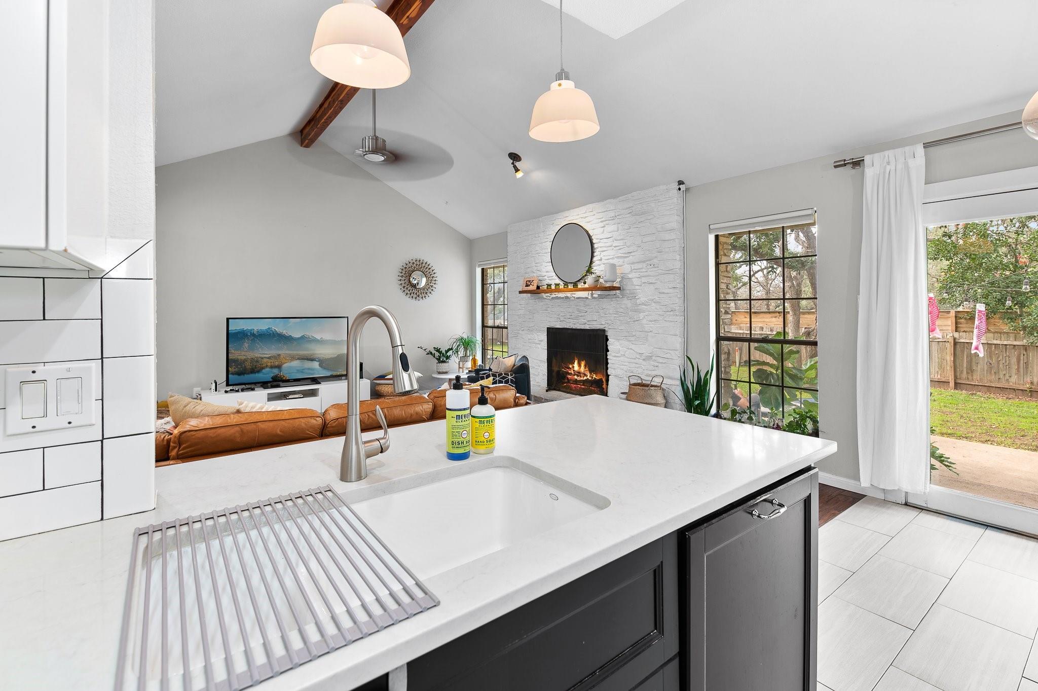 11006 Yucca Dr, Austin, TX 78759