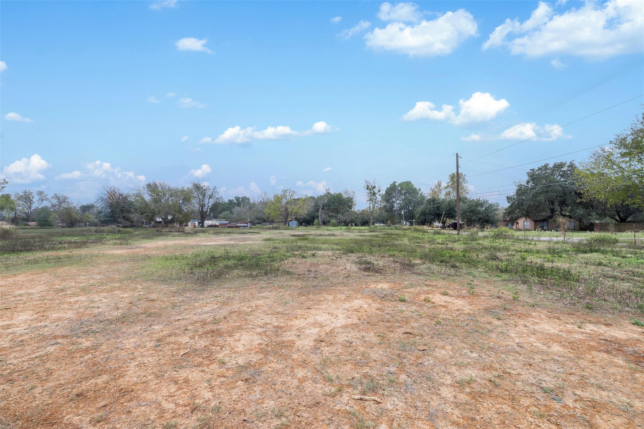 621 10th St, Lexington, TX 78947