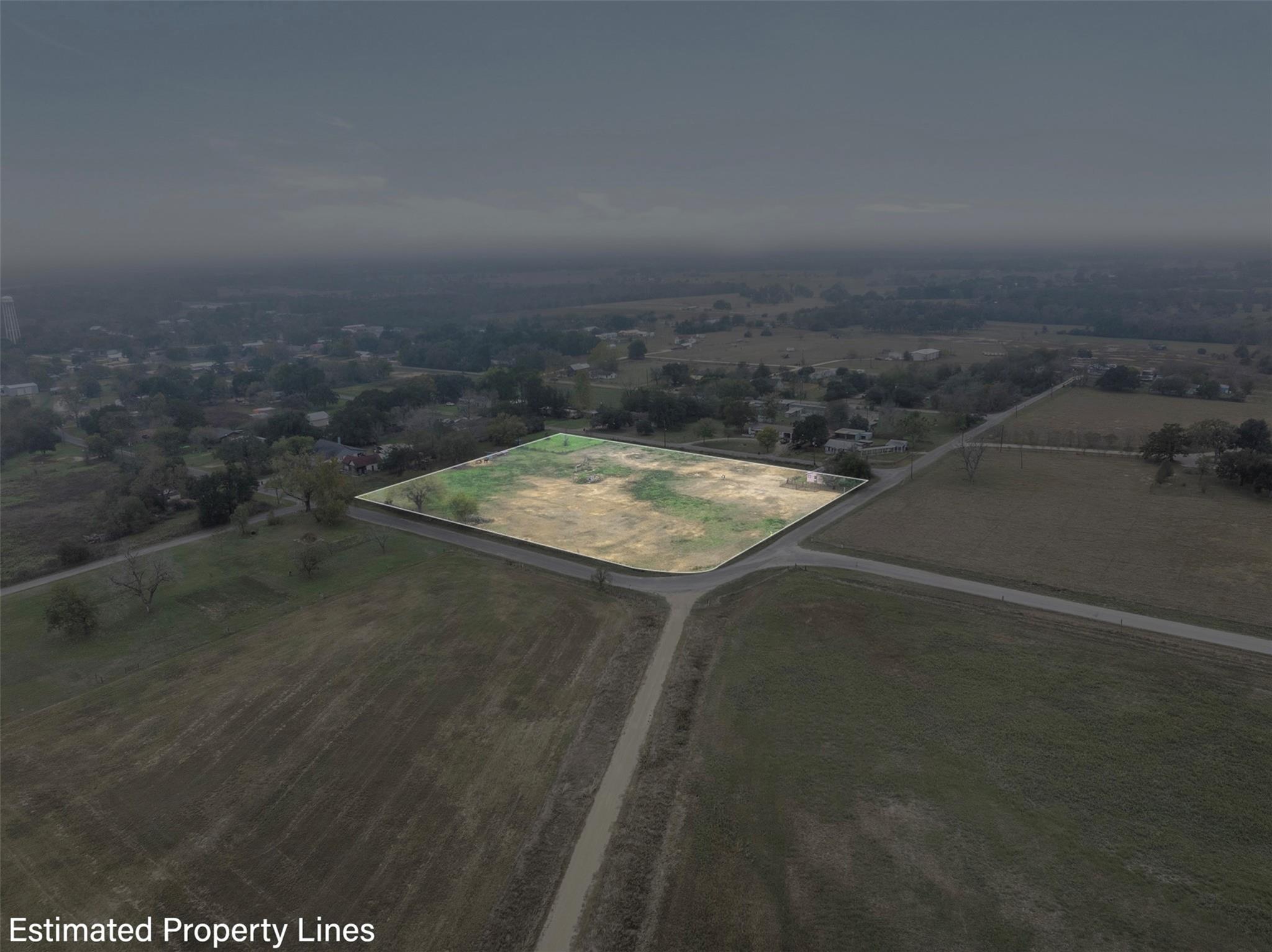 621 10th St, Lexington, TX 78947