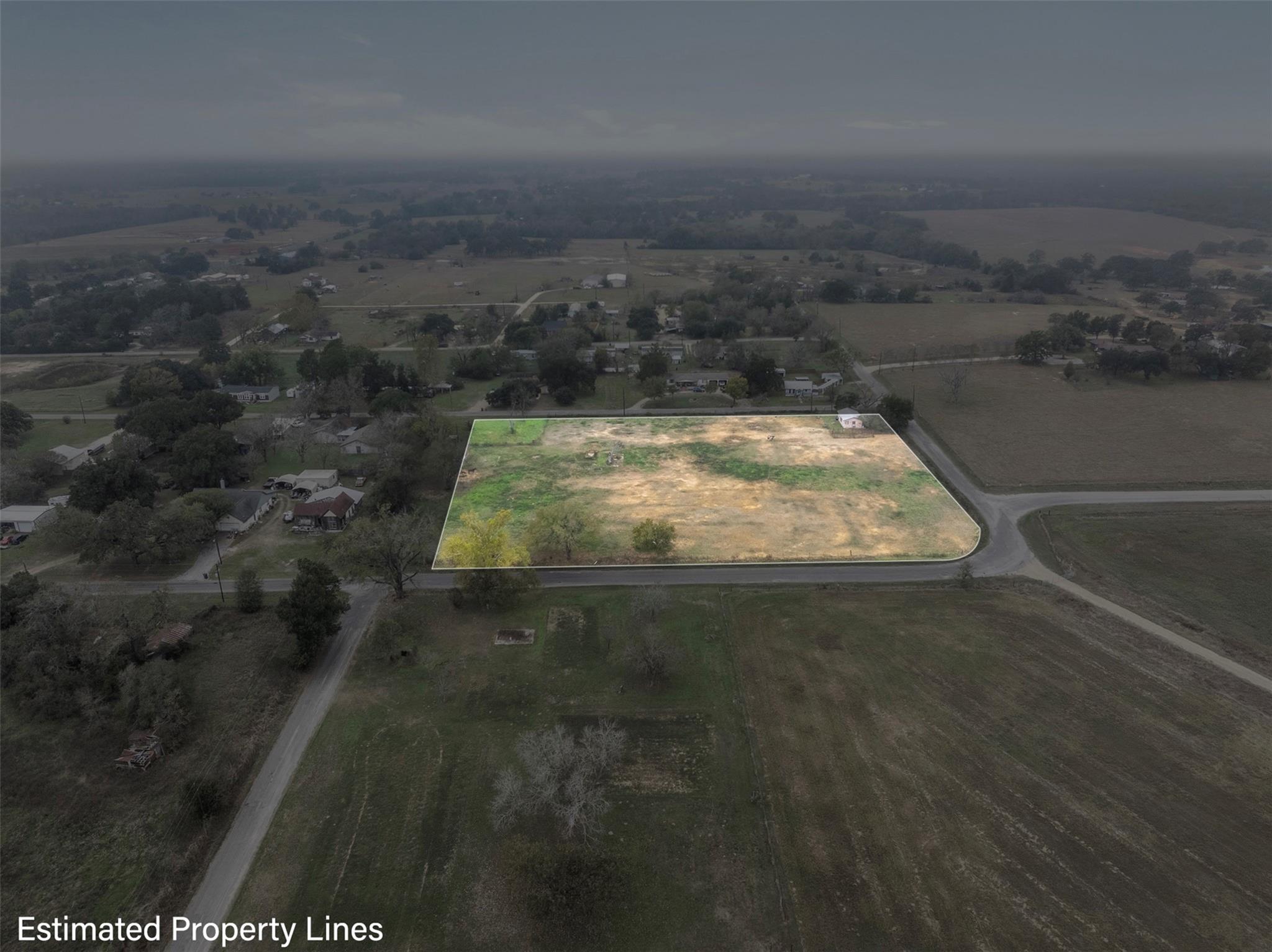 621 10th St, Lexington, TX 78947