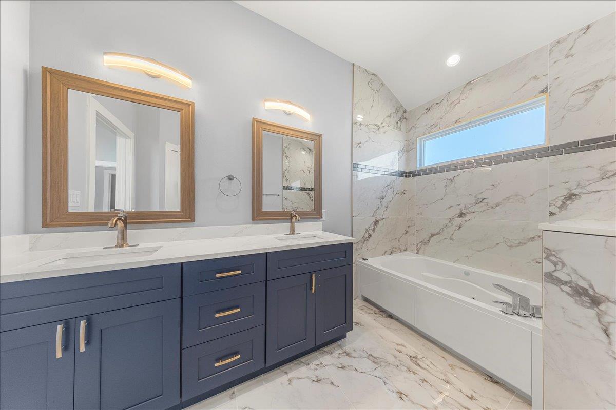 217 Gato Rd, Cedar Creek, TX 78612