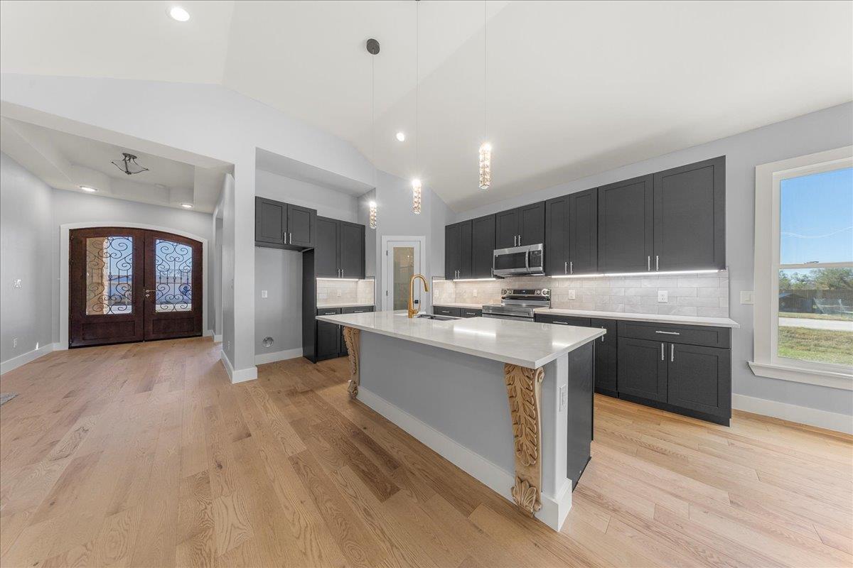 217 Gato Rd, Cedar Creek, TX 78612