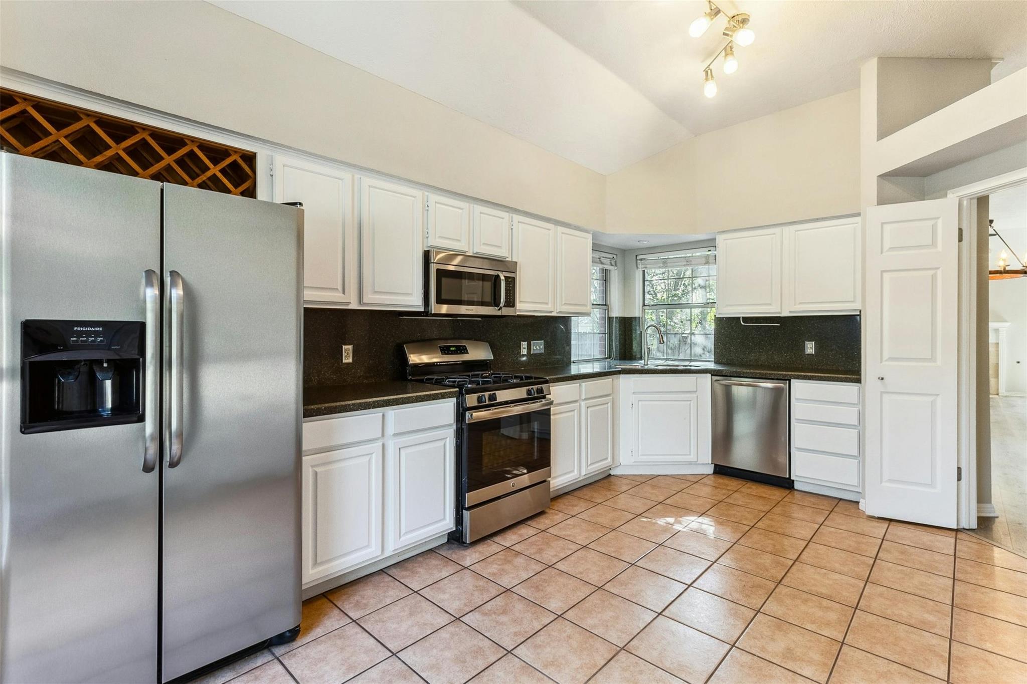 5905 Shanghai Pierce Rd, Austin, TX 78749