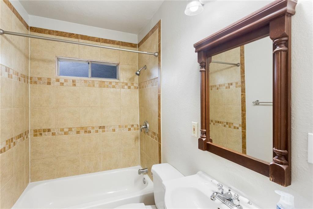 74 Julius St, Austin, TX 78702