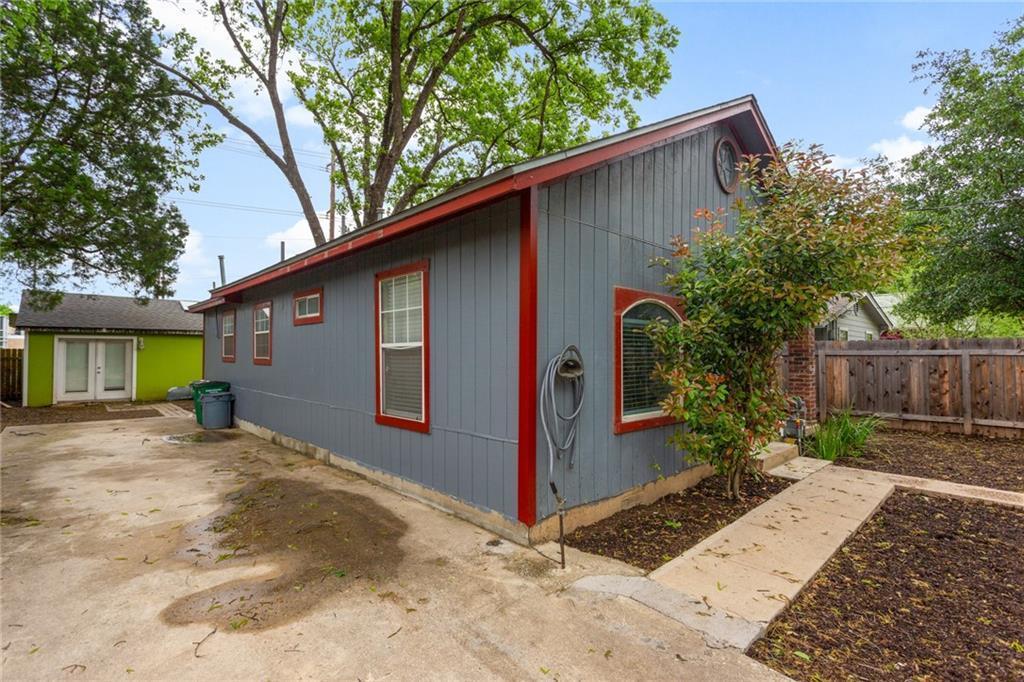 74 Julius St, Austin, TX 78702