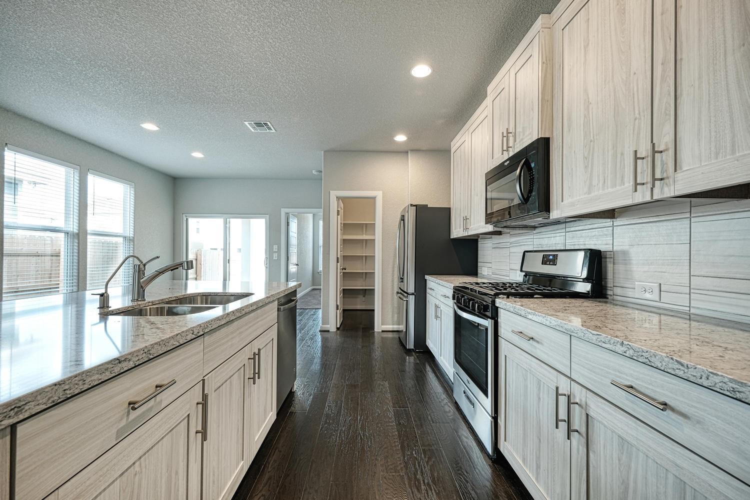 7631 Europa Ave, Round Rock, TX 78665