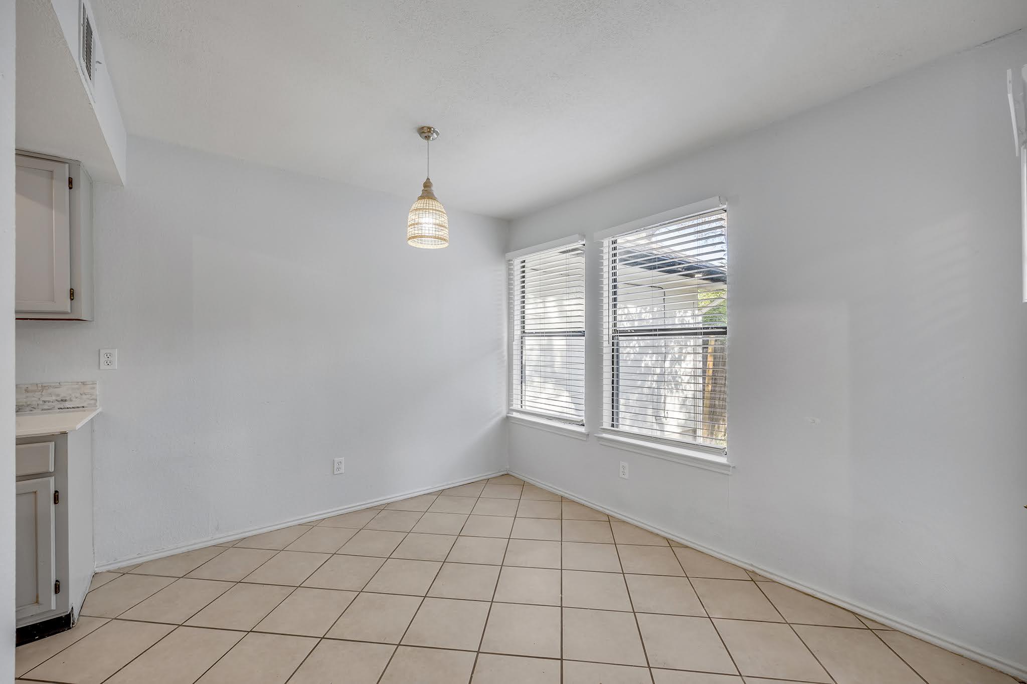 8102 TUSCARORA Trl # A, Austin, TX 78729