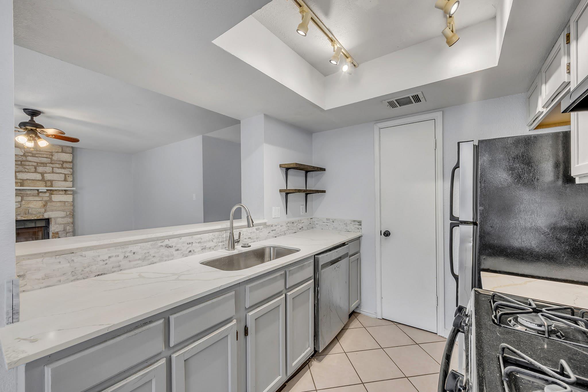 8102 TUSCARORA Trl # A, Austin, TX 78729