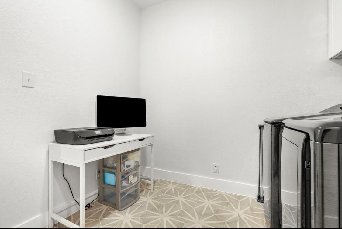 433 Towne Park Trl, Austin, TX 78751