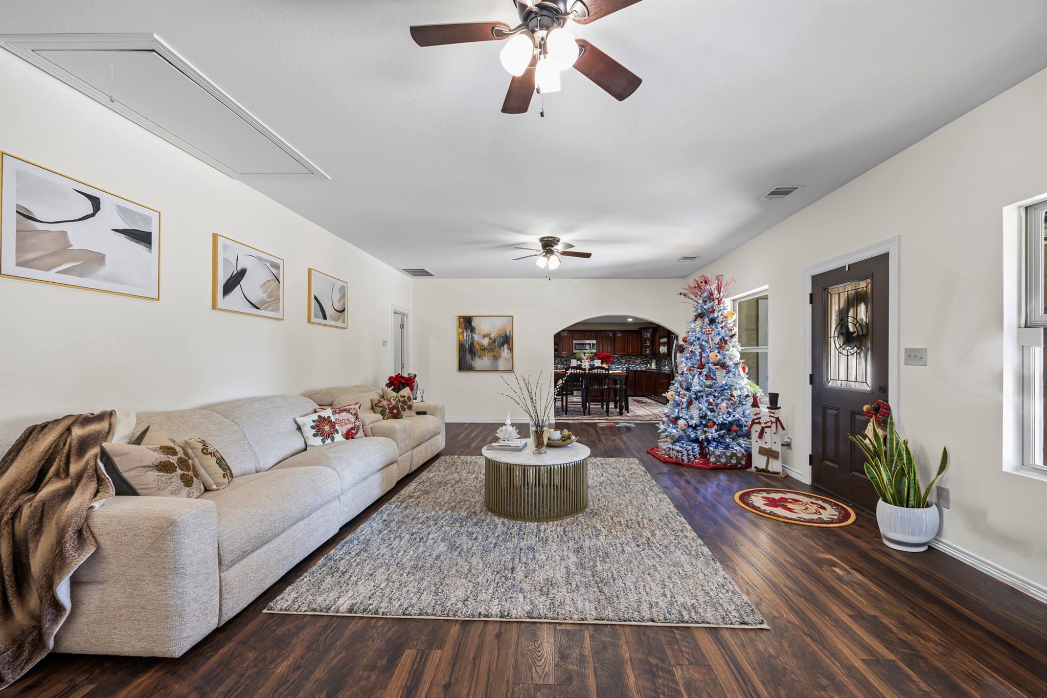 305 Whitesands Trl, Dale, TX 78616