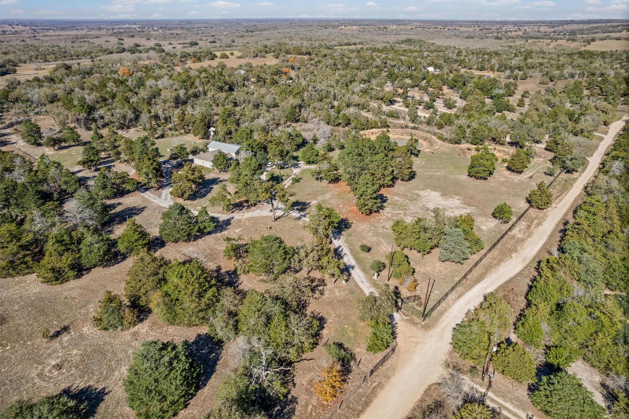 305 Whitesands Trl, Dale, TX 78616