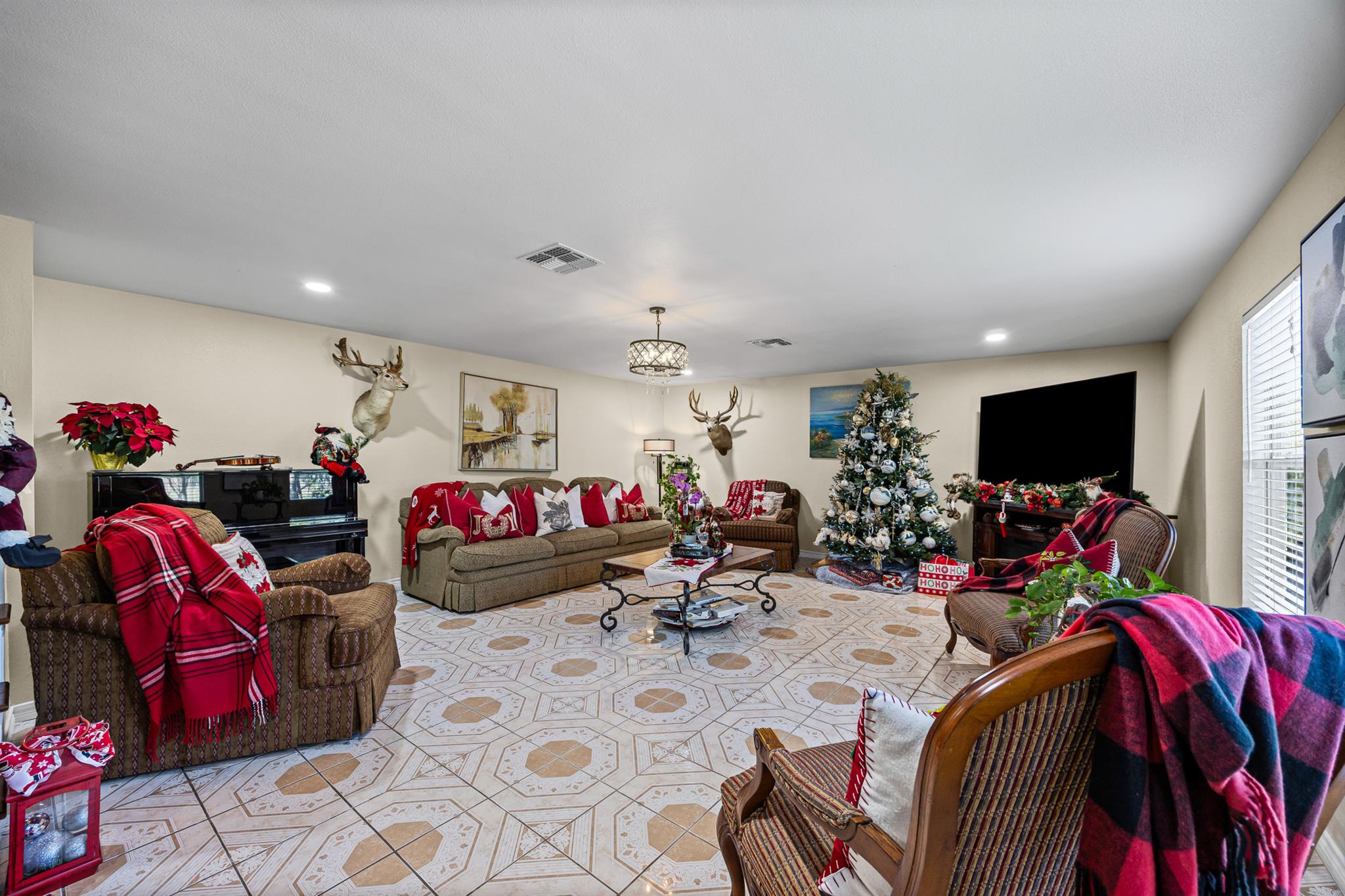 305 Whitesands Trl, Dale, TX 78616