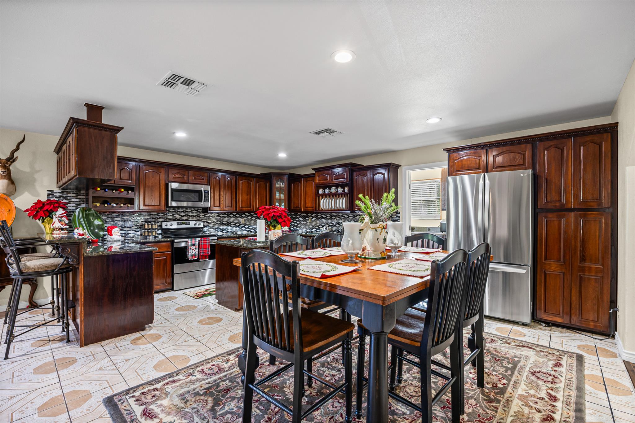 305 Whitesands Trl, Dale, TX 78616