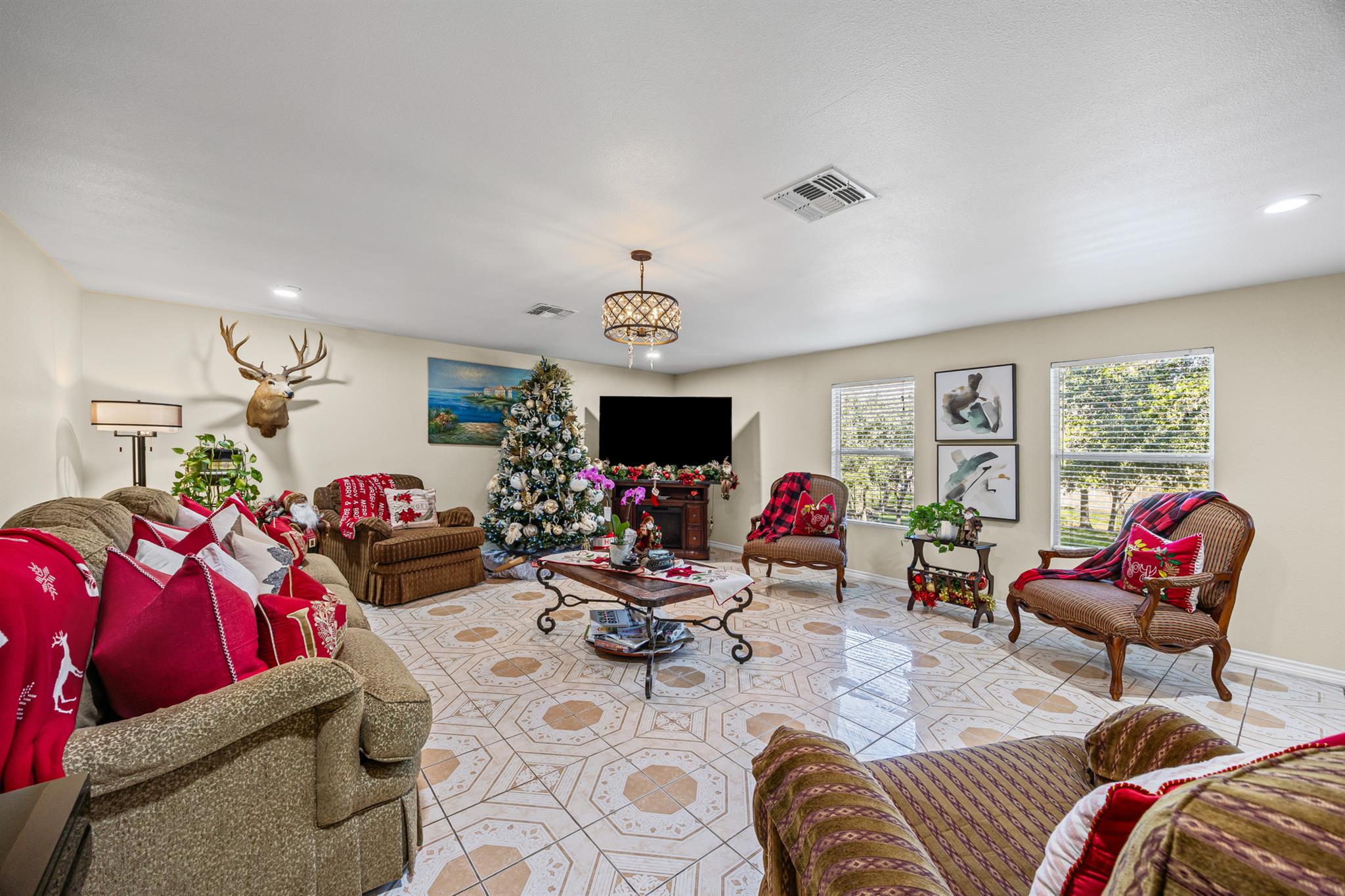 305 Whitesands Trl, Dale, TX 78616