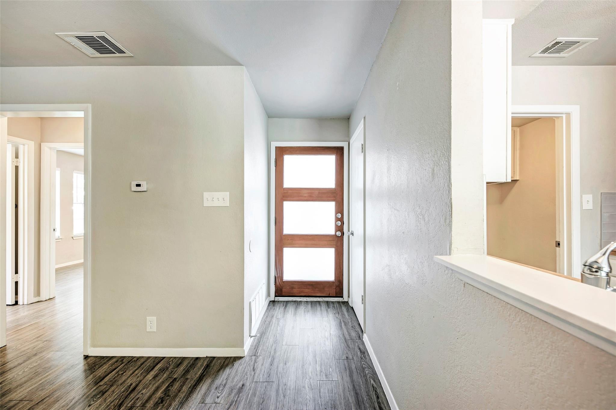 2106 Nickerson St # 201, Austin, TX 78704