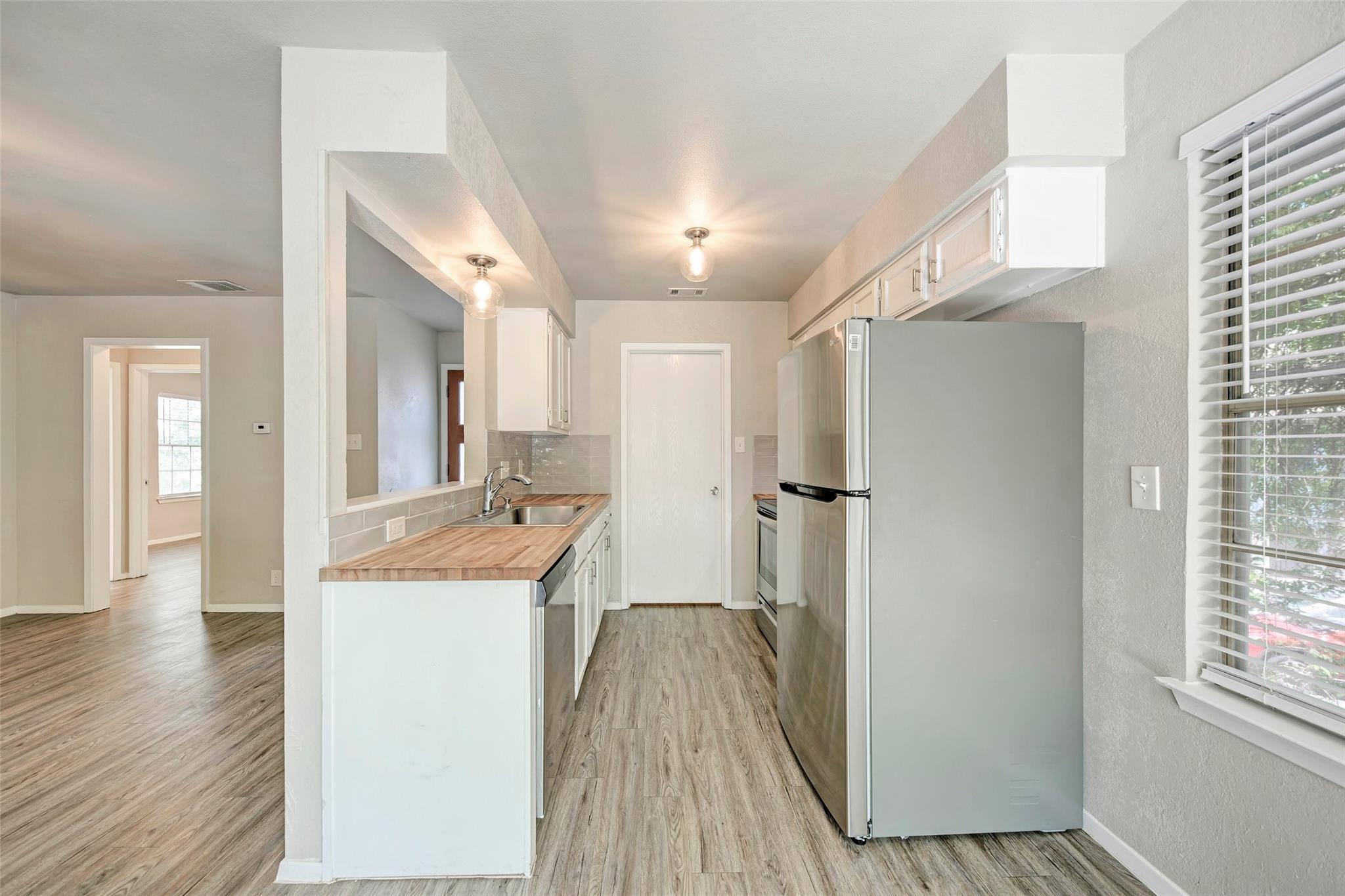 2106 Nickerson St # 201, Austin, TX 78704