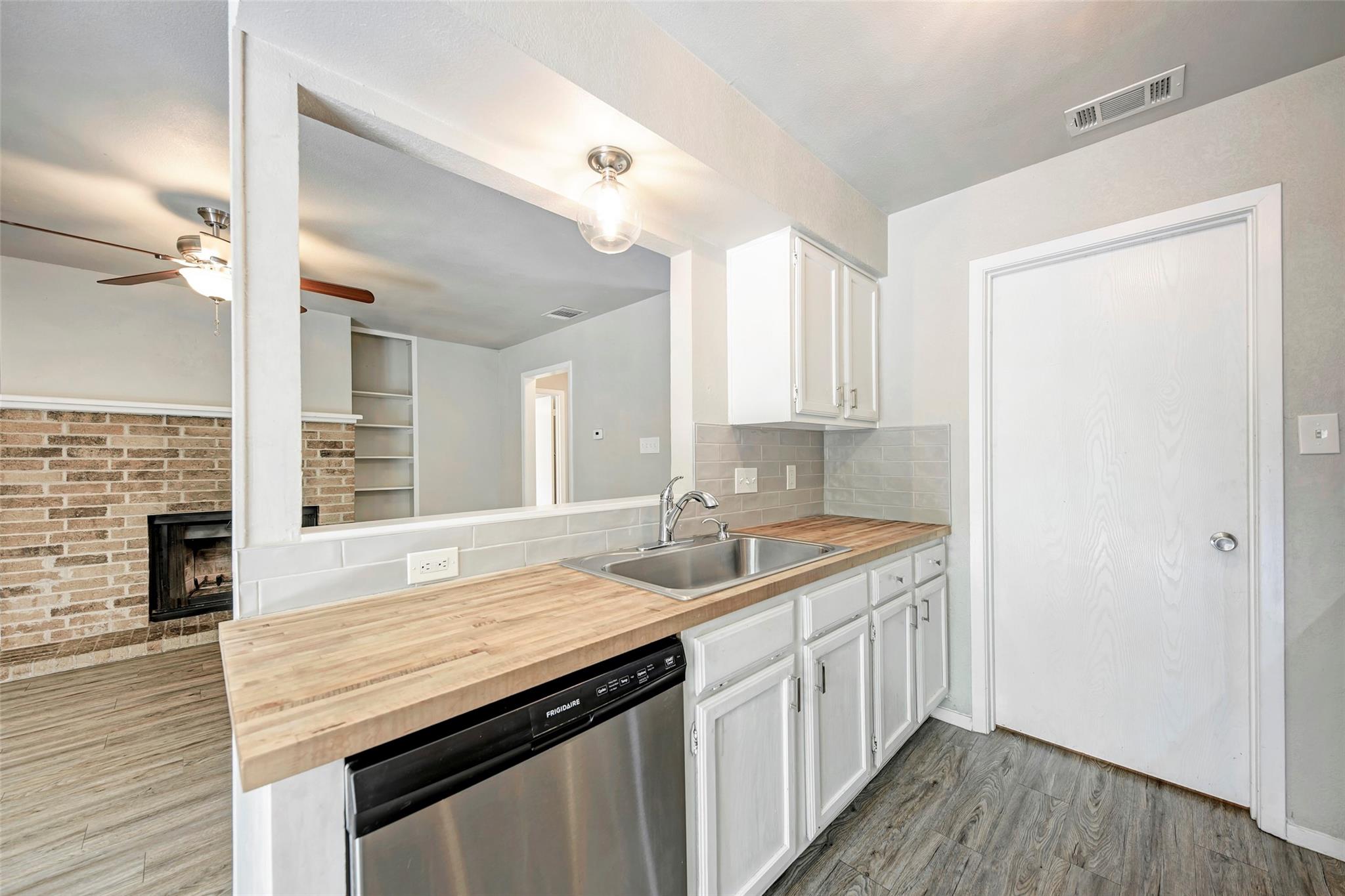 2106 Nickerson St # 201, Austin, TX 78704