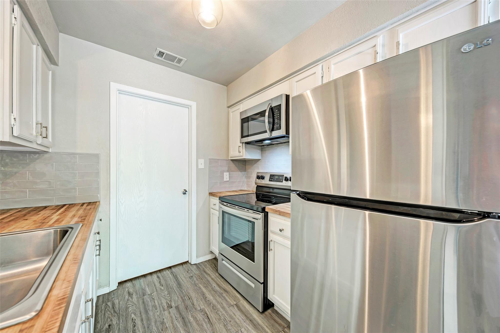 2106 Nickerson St # 201, Austin, TX 78704