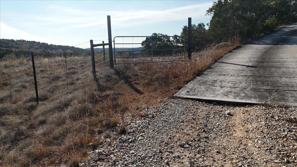 445-455 E Skyline Acres, Wimberley, TX 78676